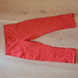 Lululemon cropped leggings Size 6